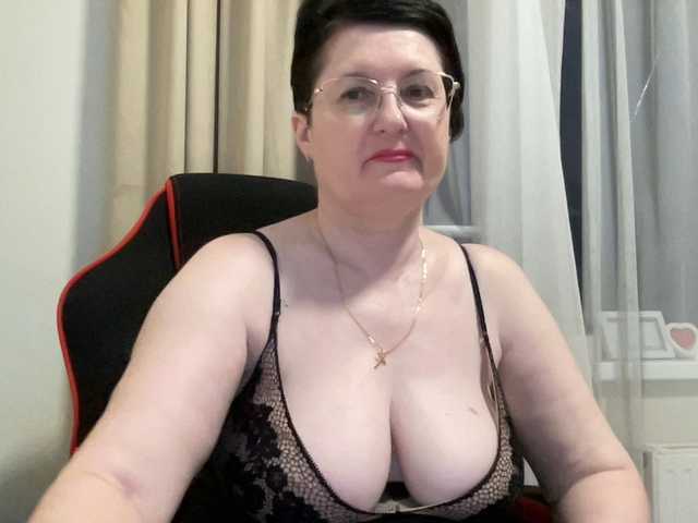 HotMilfPussy live cam on BongaCams