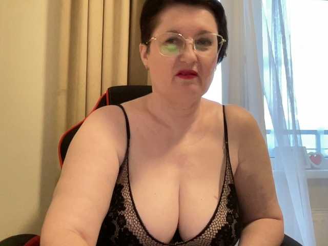 HotMilfPussy live webcam show