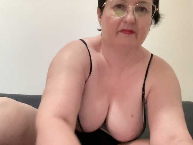 HotMilfPussy live cam