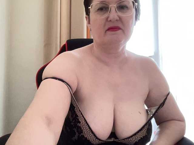HotMilfPussy live webcam show