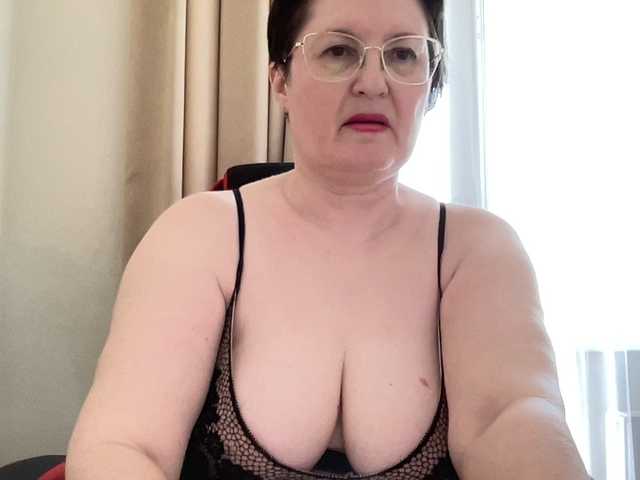 HotMilfPussy live webcam show