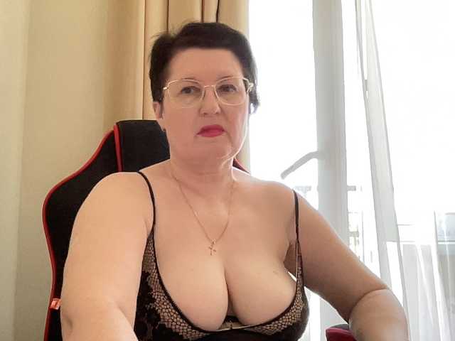 HotMilfPussy live cam on BongaCams