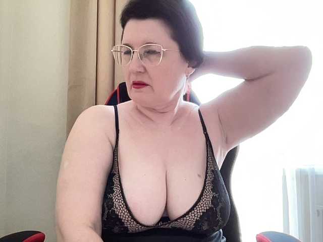 HotMilfPussy live webcam show