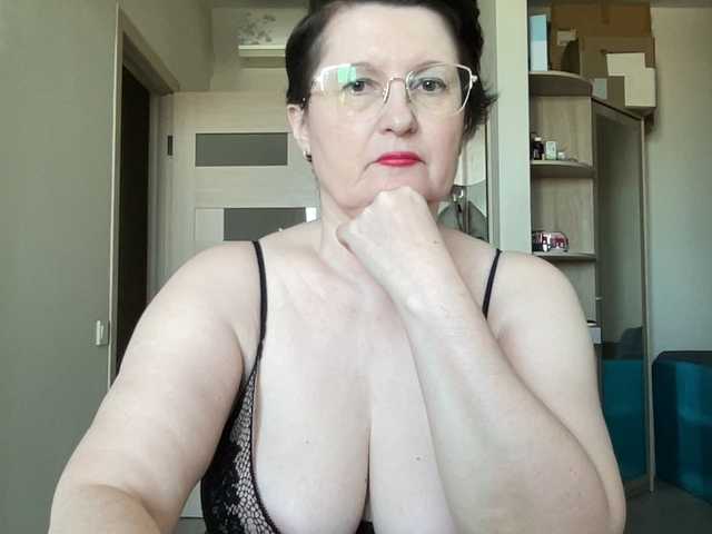 HotMilfPussy live cam on BongaCams