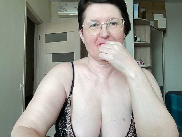 HotMilfPussy live webcam show