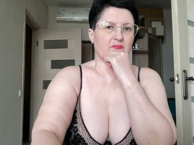 HotMilfPussy live cam on BongaCams