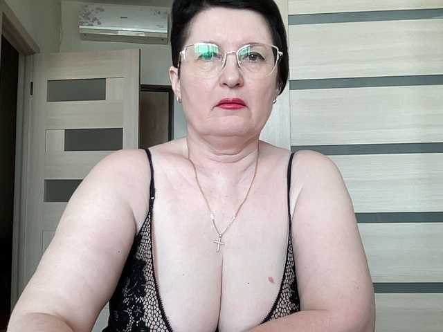 HotMilfPussy live cam on BongaCams