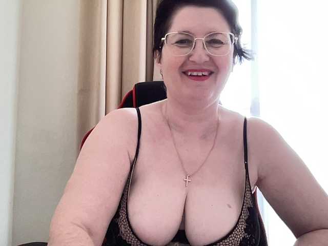 HotMilfPussy live cam on BongaCams