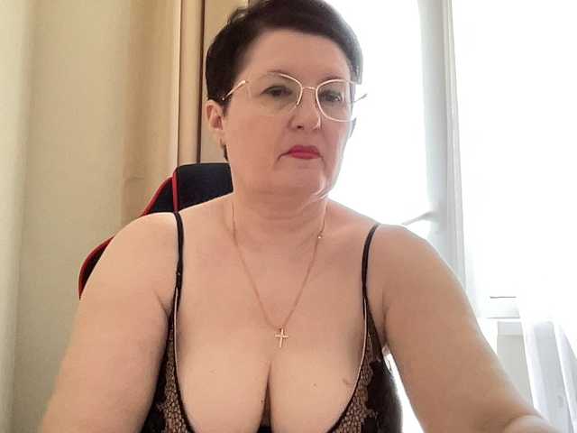 HotMilfPussy live cam on BongaCams