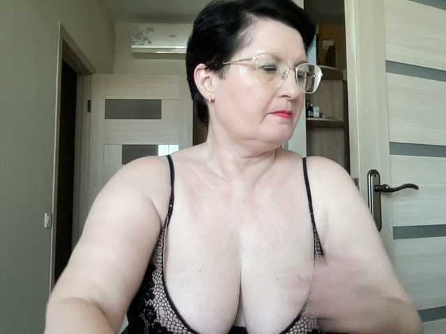 HotMilfPussy live cam preview
