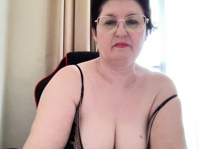 HotMilfPussy live cam on BongaCams
