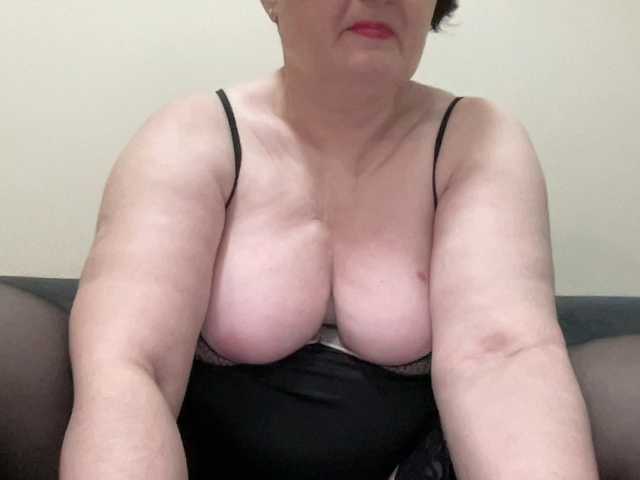 HotMilfPussy, modelo de webcam