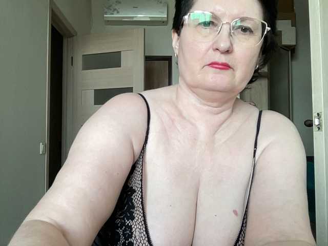 HotMilfPussy live cam preview