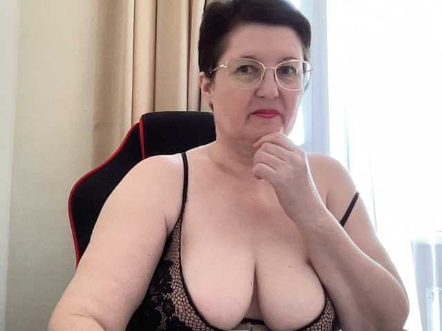 HotMilfPussy live cam on BongaCams