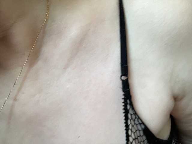 HotMilfPussy's BongaCams show and profile