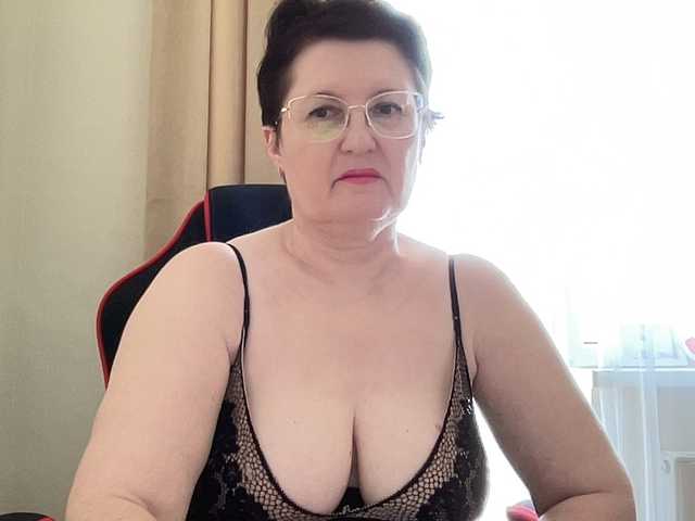 HotMilfPussy live cam on BongaCams