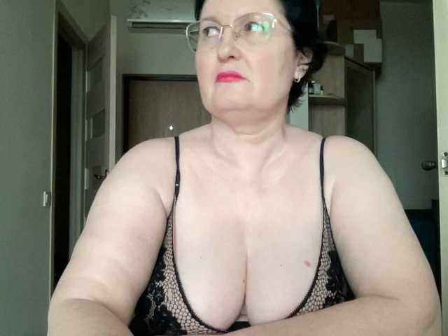 HotMilfPussy live cam on BongaCams