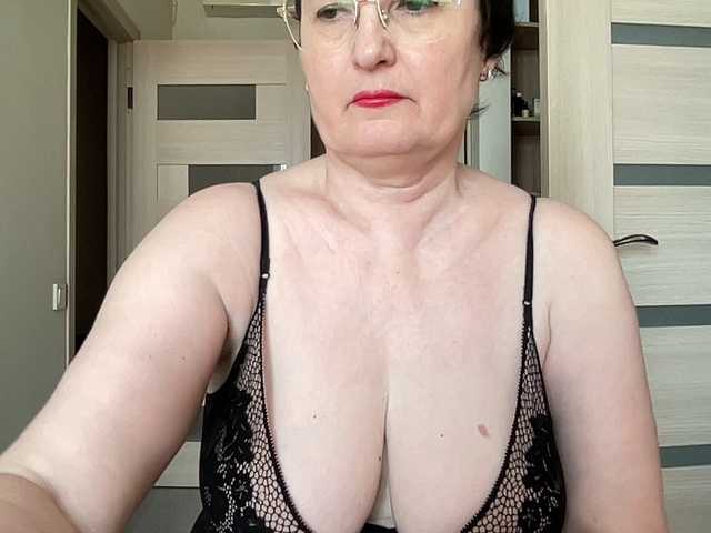 HotMilfPussy live webcam show