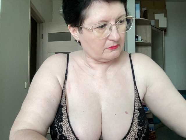 HotMilfPussy live cam preview