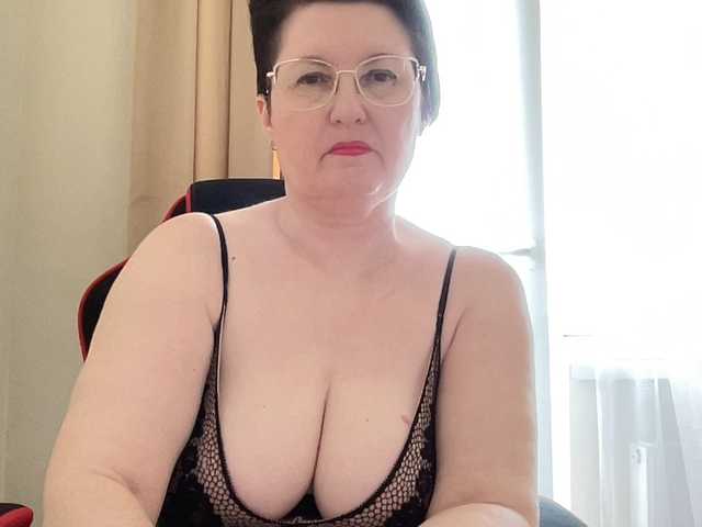 HotMilfPussy live cam on BongaCams