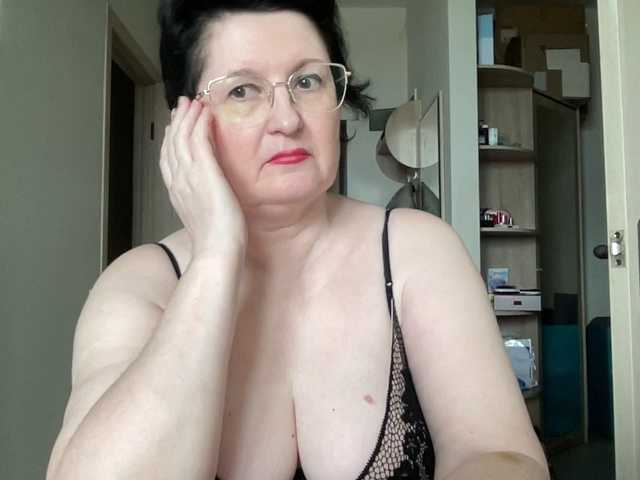 HotMilfPussy live cam preview