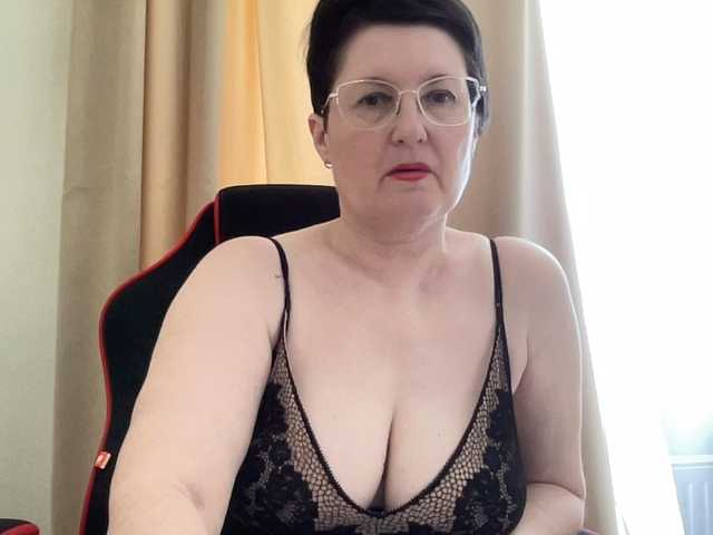 HotMilfPussy live cam on BongaCams