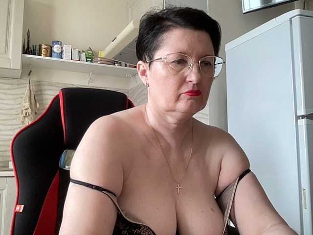 HotMilfPussy live cam on BongaCams