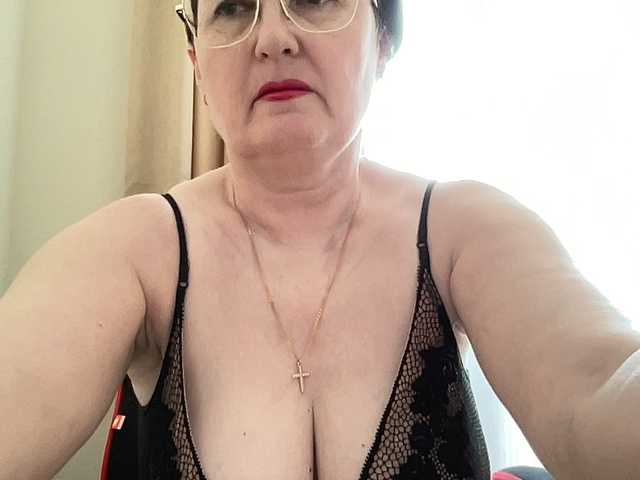 HotMilfPussy live cam on BongaCams