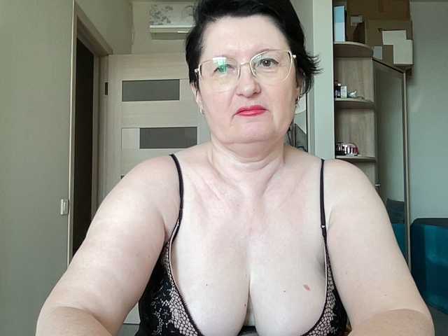 HotMilfPussy live cam on BongaCams