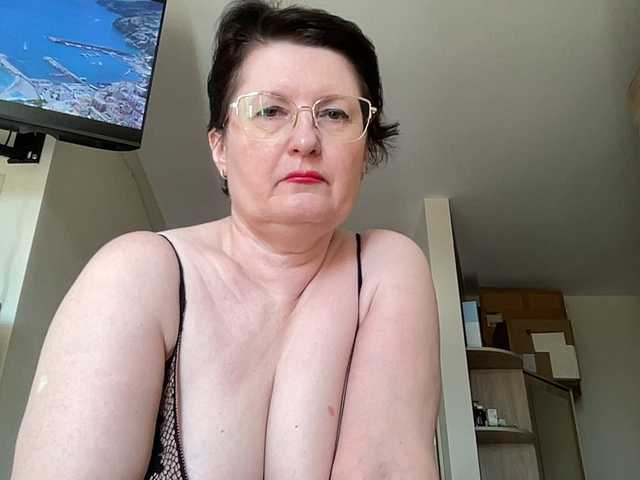 HotMilfPussy live cam on BongaCams