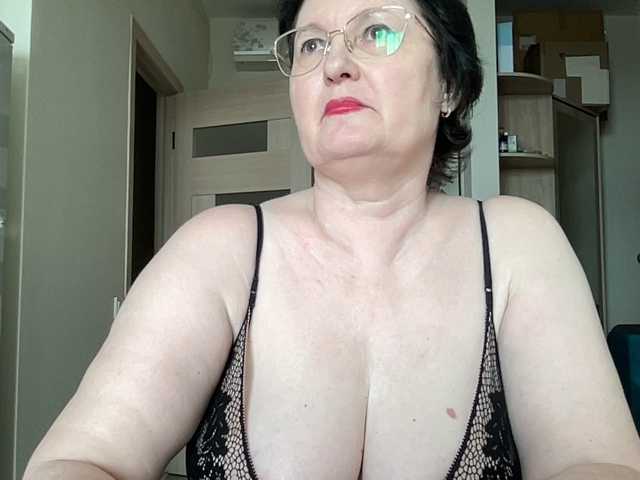 HotMilfPussy live cam preview