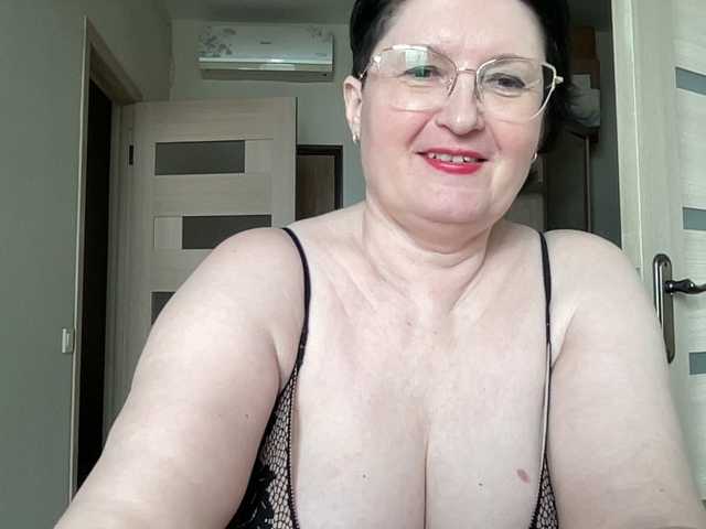 HotMilfPussy live cam on BongaCams