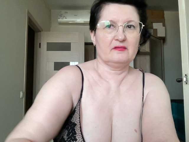 HotMilfPussy live cam on BongaCams