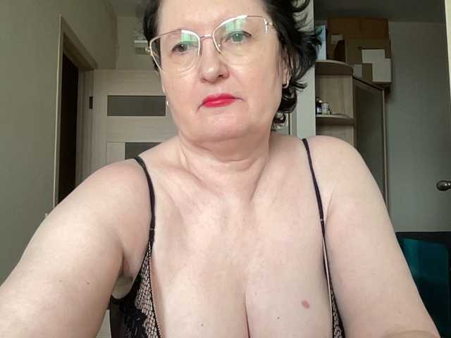 HotMilfPussy live cam preview