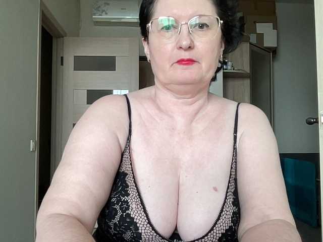 HotMilfPussy live cam on BongaCams