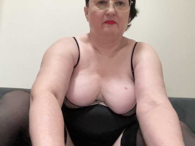 HotMilfPussy live cam on BongaCams