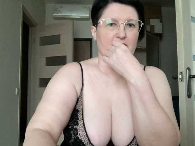 HotMilfPussy live cam on BongaCams