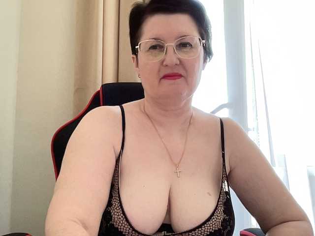 HotMilfPussy live webcam show