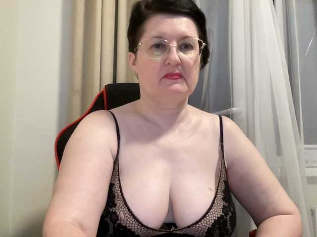 HotMilfPussy live webcam show