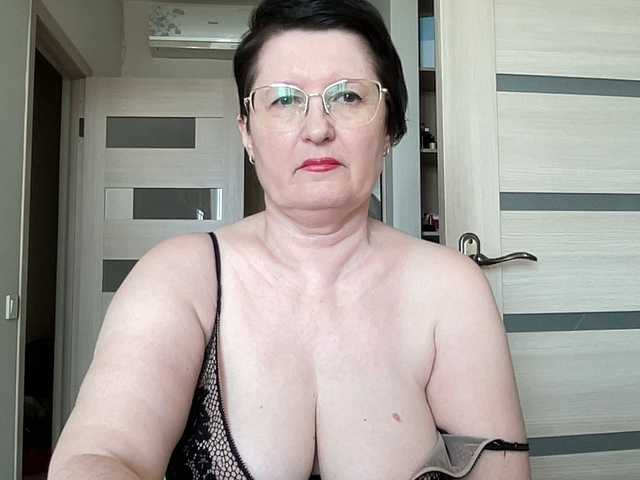 HotMilfPussy live webcam show