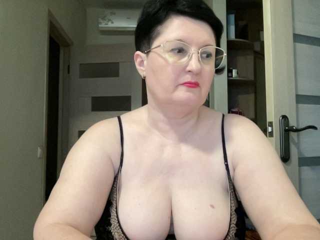 HotMilfPussy live cam on BongaCams