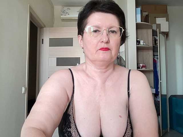 HotMilfPussy live cam on BongaCams