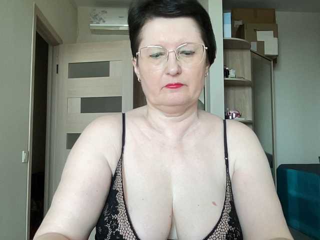 HotMilfPussy live webcam show