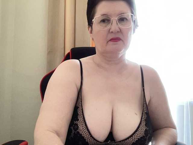 HotMilfPussy live webcam show