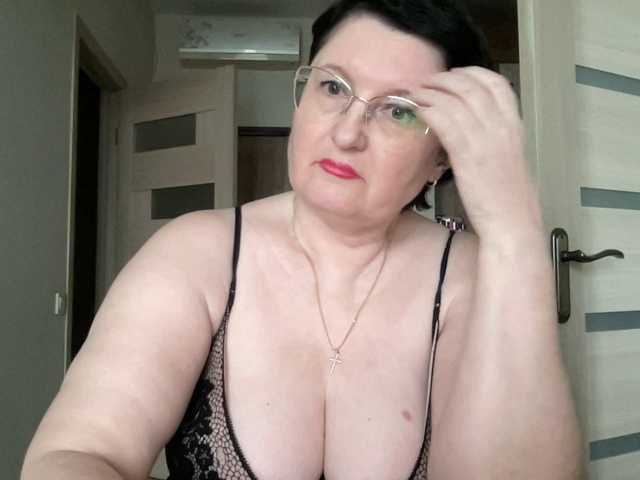 HotMilfPussy live cam on BongaCams