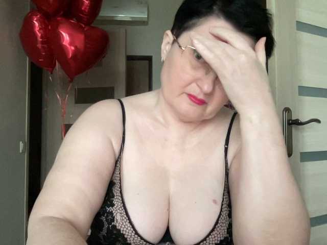 HotMilfPussy live cam on BongaCams