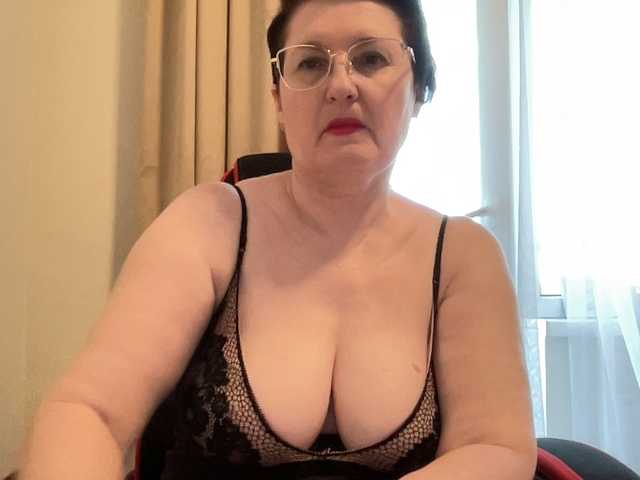 HotMilfPussy live webcam show