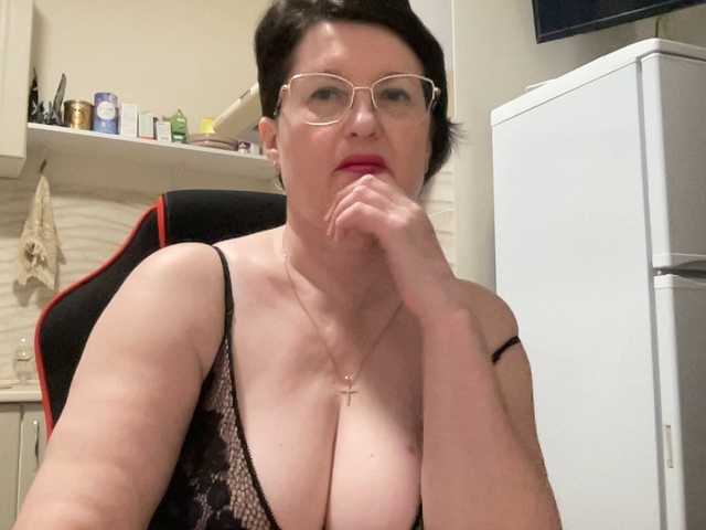 HotMilfPussy webcam