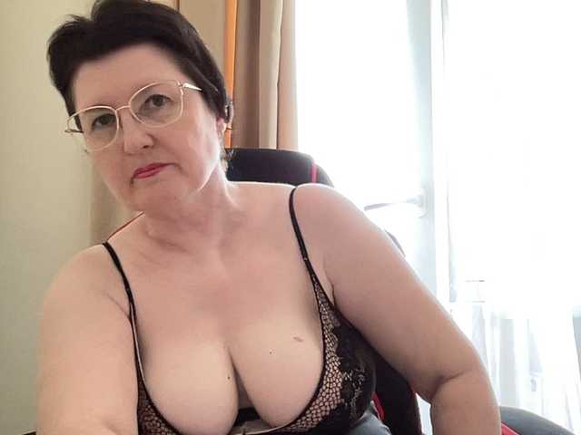 HotMilfPussy live cam on BongaCams