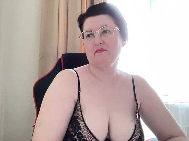 HotMilfPussy live cam on BongaCams